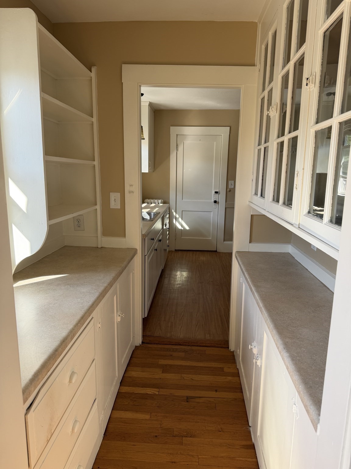 91 Bradford Road, Unit 2 Watertown, MA 02472 - Photo 4 of 11 Gallery Image 4