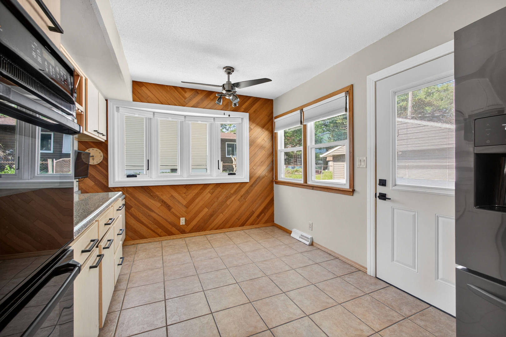 4718 North Ripley Street Davenport, IA 52806 - Photo 9 of 41