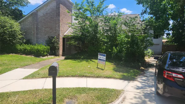 $3,500 | 2127 Manor Green Drive, Houston, TX 77077