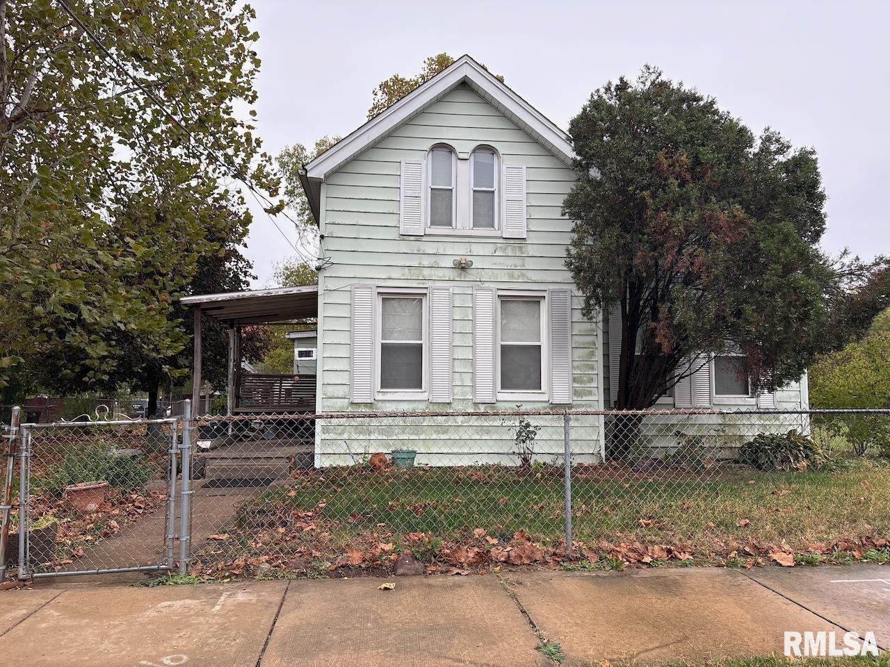 1214 West Butler Street Peoria, IL 61605 - Photo 1 of 23