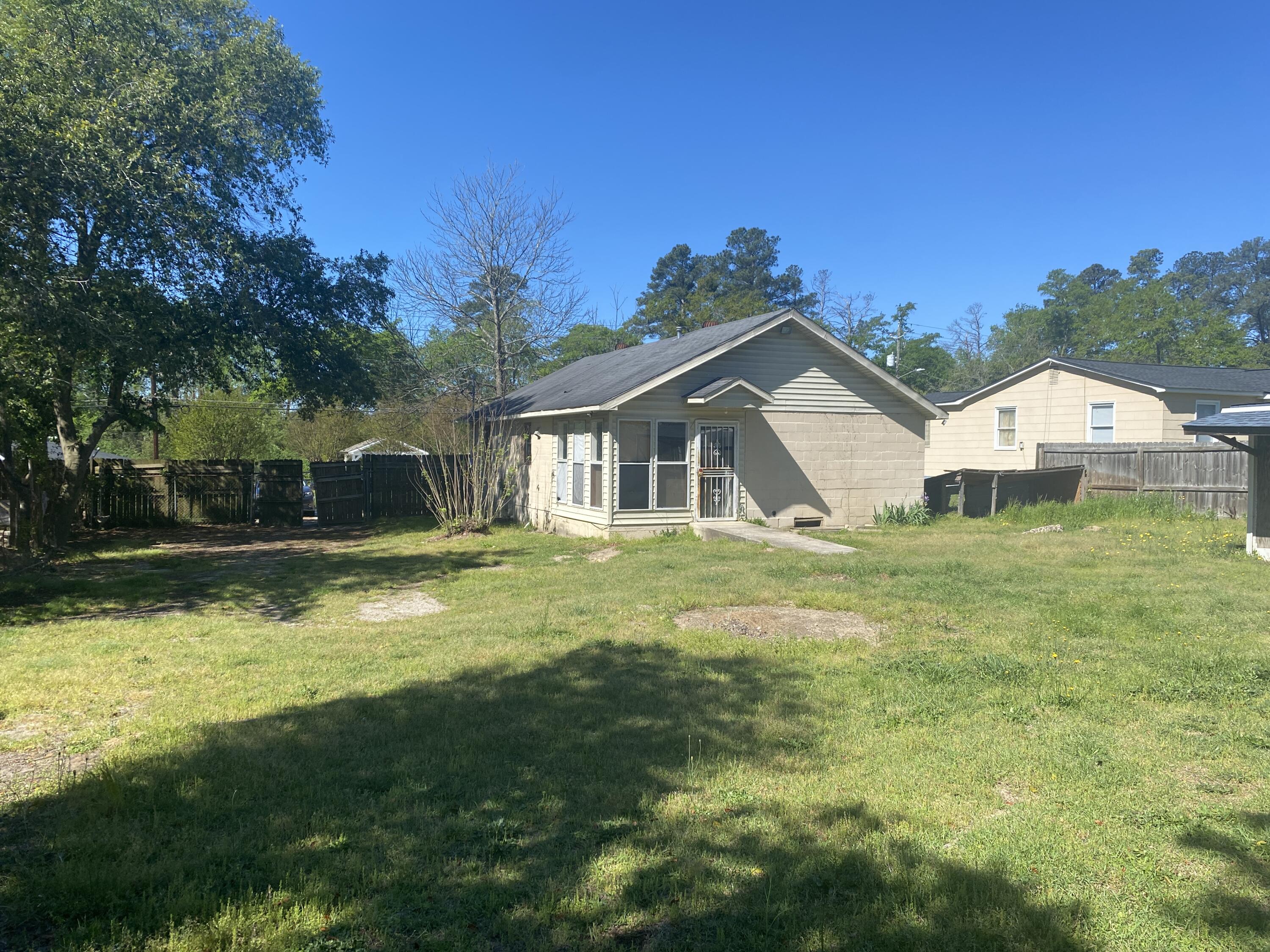 2134 Bayvale Road Augusta, GA 30909 - Photo 4 of 13 IMG_3626