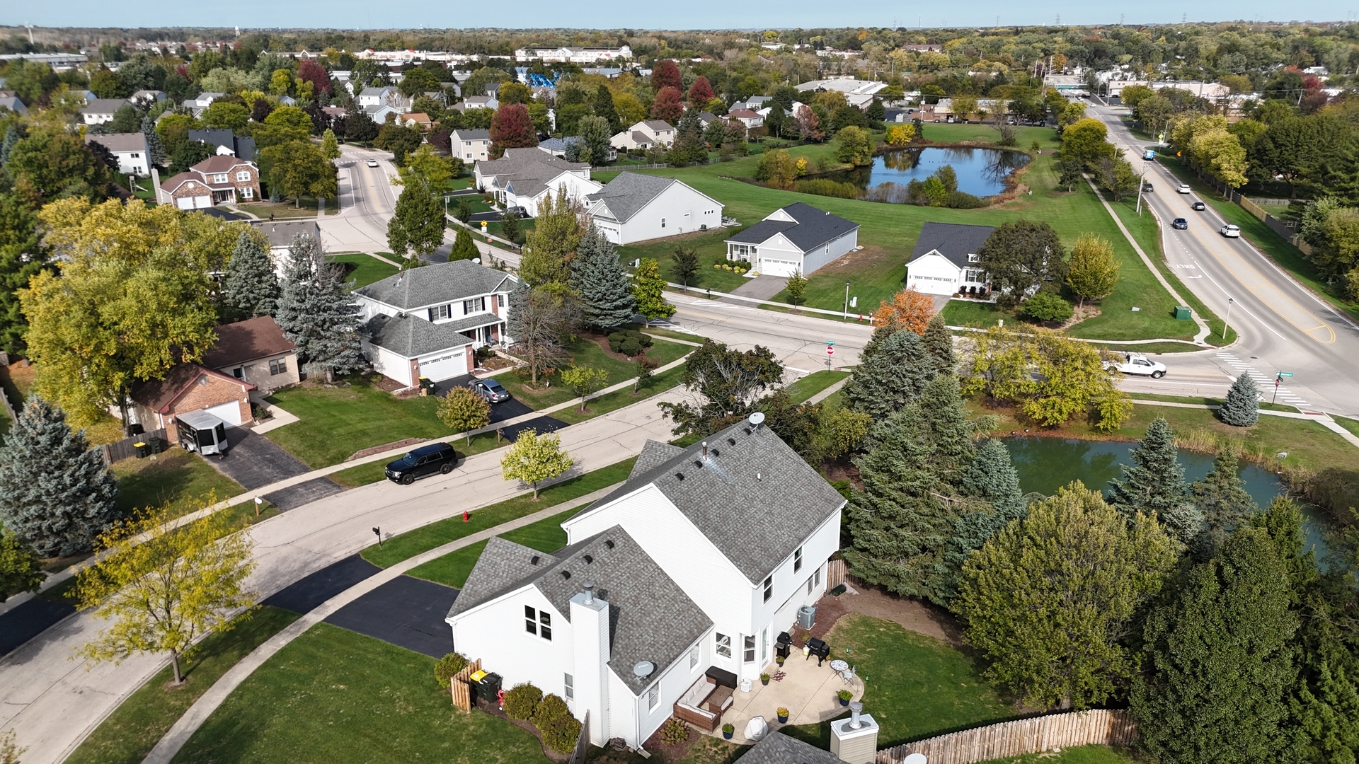 2 Daybreak Ridge Trail Cary, IL 60013 - Photo 34 of 37 an aerial view of residential houses with outdoor space
