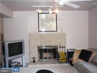 916 Longfield Road Glenside, PA 19038 - Photo 3 of 12 Family Room