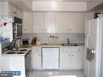 916 Longfield Road Glenside, PA 19038 - Photo 7 of 12 Kitchen