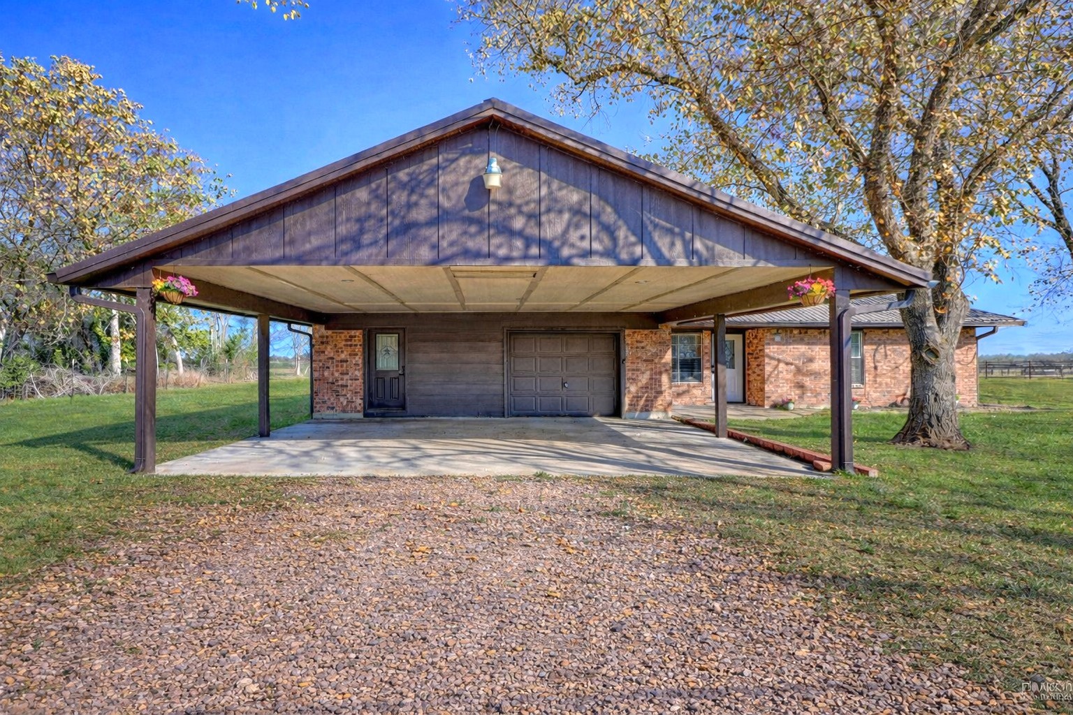 1055 County Road Weimar, TX 78962 - Photo 2 of 35 Gallery Image 2