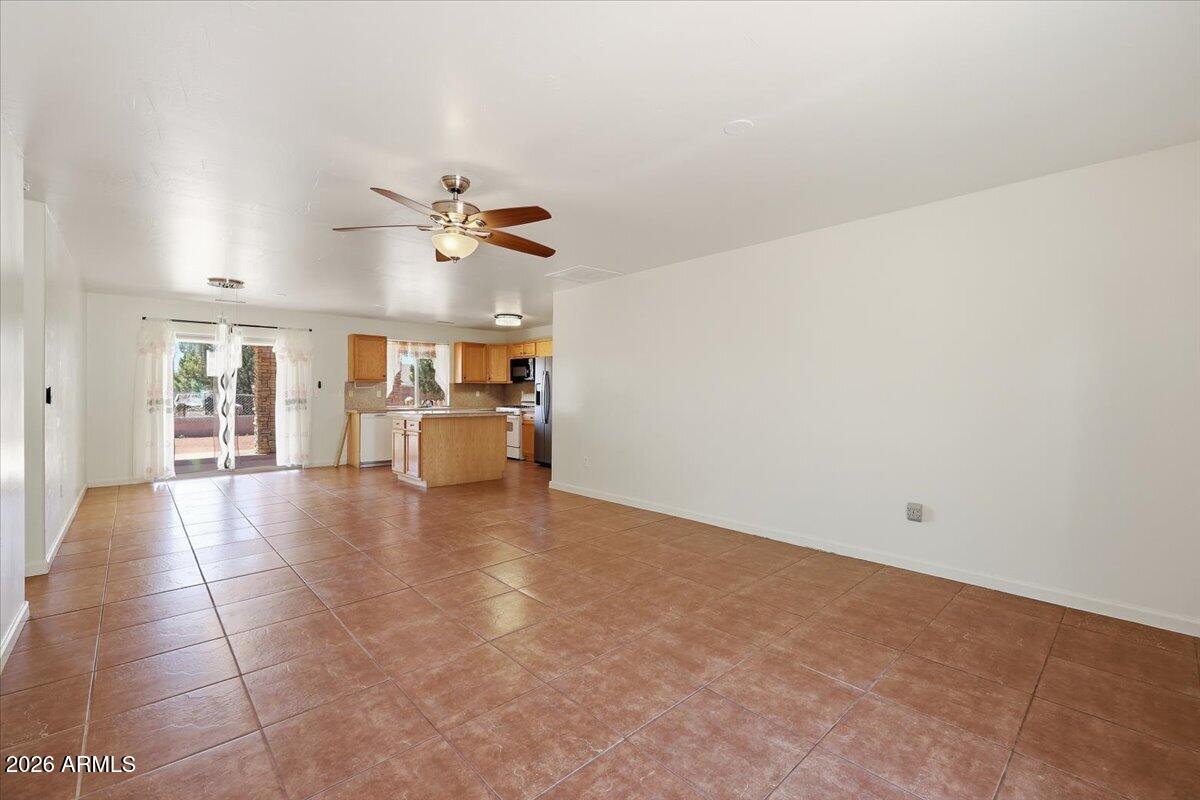 4735 East Valley Lane Rimrock, AZ 86335 - Photo 8 of 28 06-4735 E Valley Lane-126