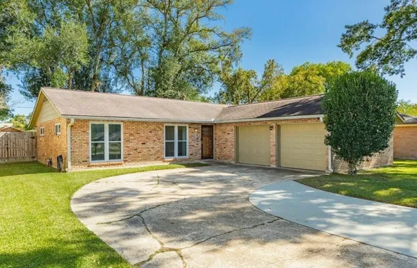 $212,000 | 820 Perry Street, Angleton, TX 77515