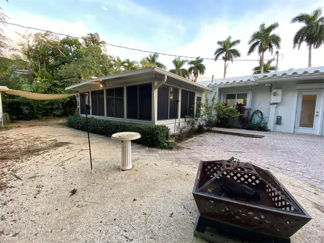 $3,950 | 1049 Van Buren Street, Hollywood, FL 33019