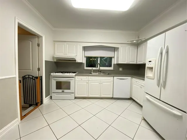 $3,950 | 1049 Van Buren Street, Hollywood, FL 33019