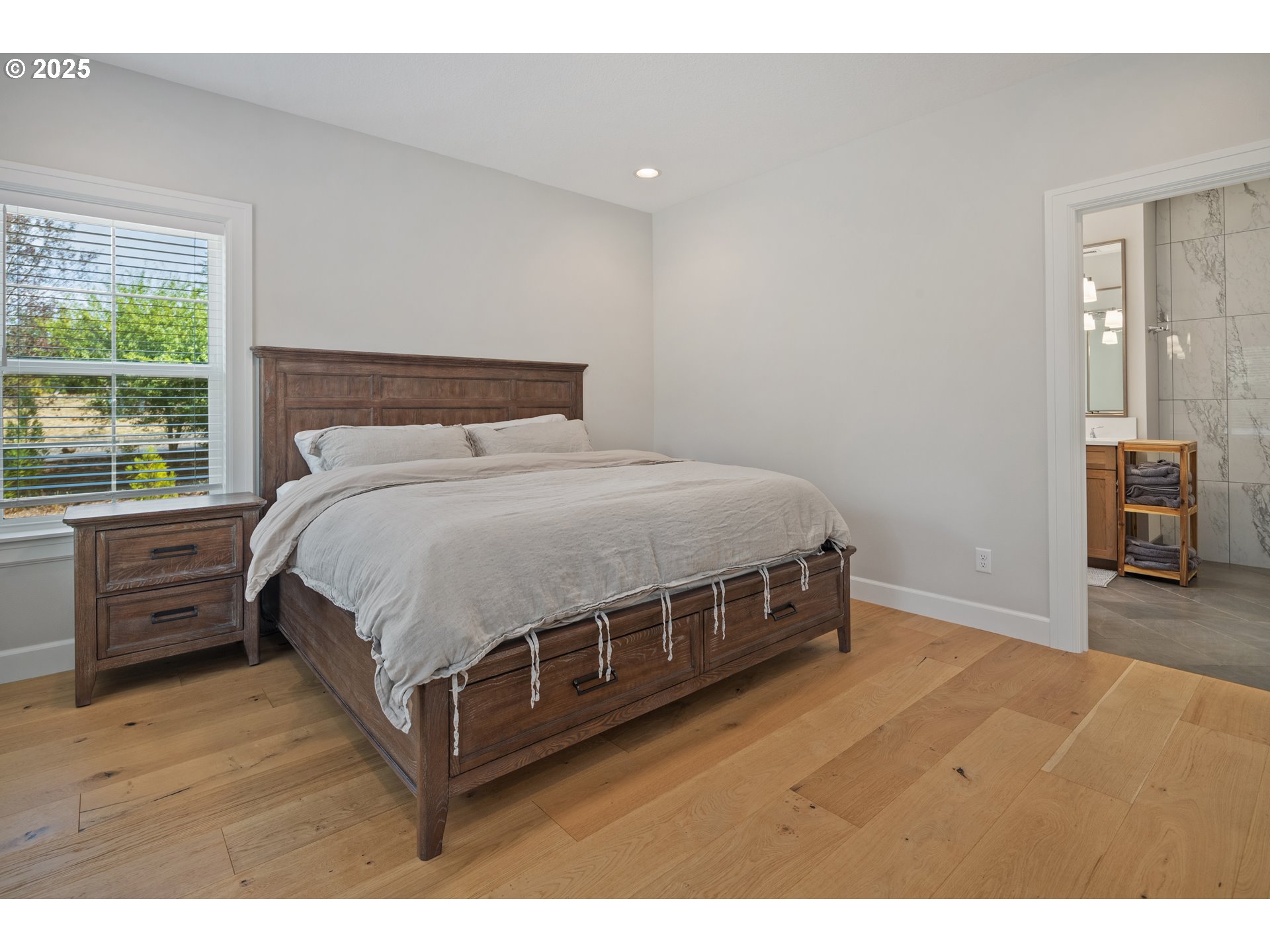 451 South Wilda Road West Linn, OR 97068 - Photo 22 of 47 a bed room with a bed and a television