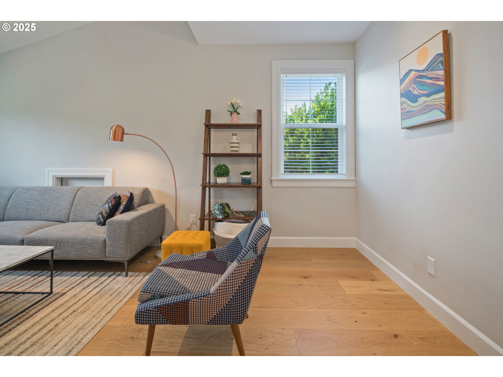 451 South Wilda Road West Linn, OR 97068 - Photo 30 of 47 a living room with furniture and a window
