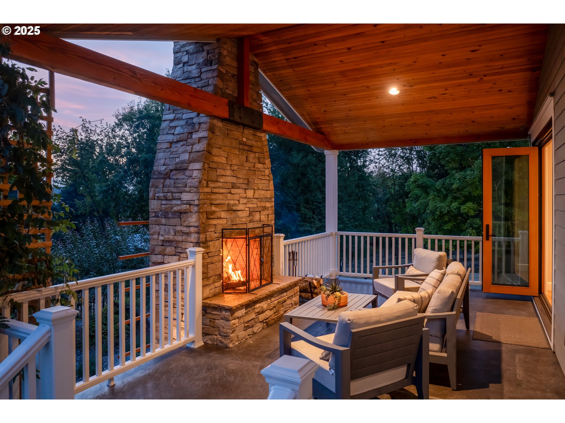451 South Wilda Road West Linn, OR 97068 - Photo 38 of 47 a view of balcony with furniture