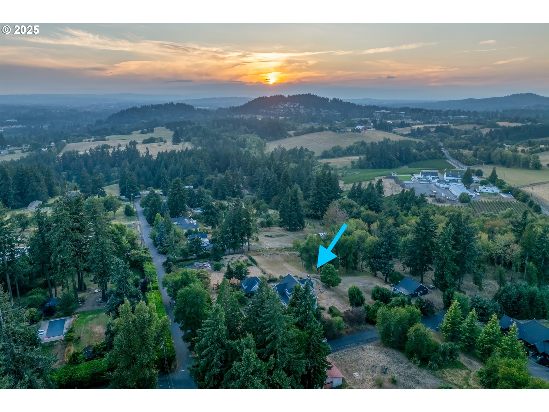 451 South Wilda Road West Linn, OR 97068 - Photo 45 of 47 a view of city and ocean