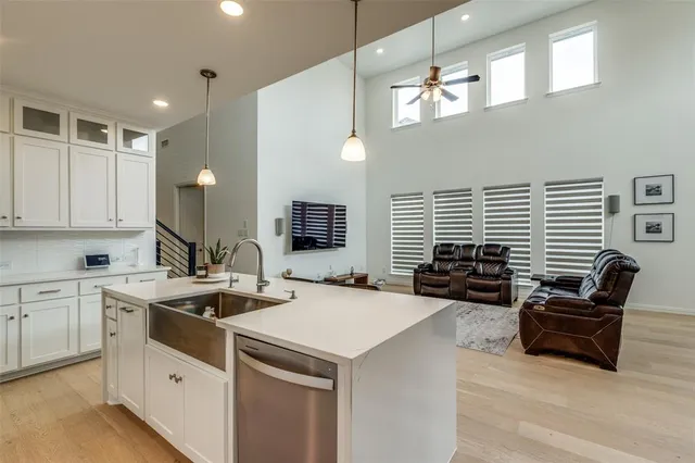 a picture of a bench in front of a building