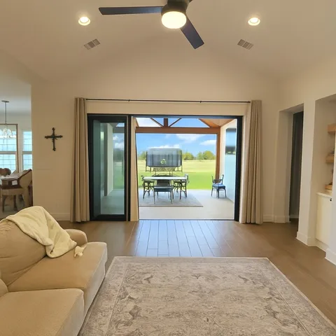 $830,000 | 304 Buffalo Trail, Liberty Hill, TX 78642