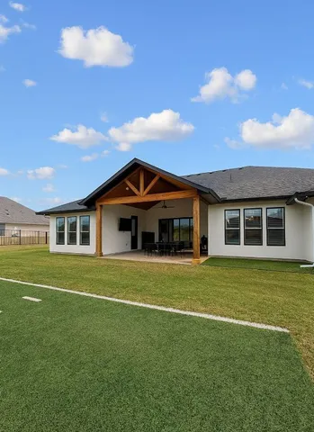 $830,000 | 304 Buffalo Trail, Liberty Hill, TX 78642