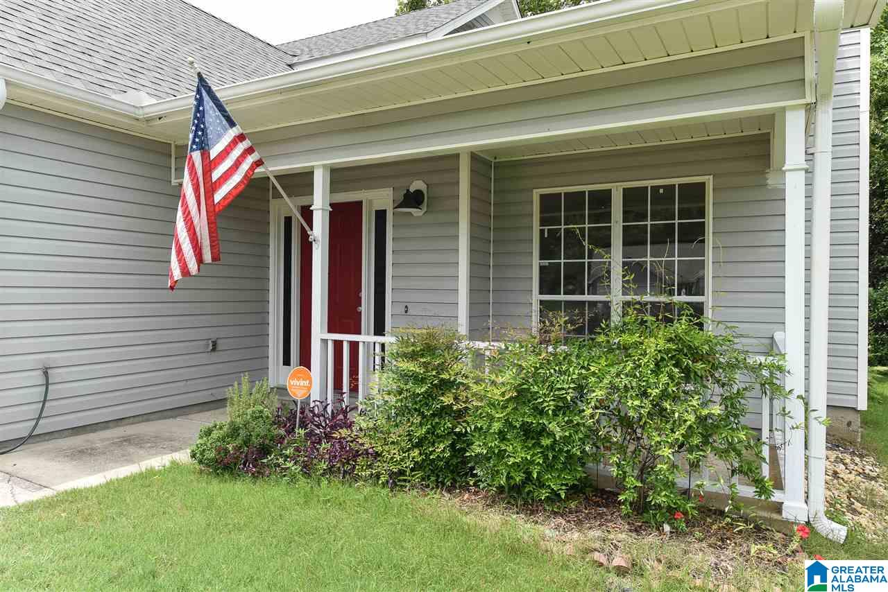 160 Lake Terrace Alabaster, AL 35007 - Photo 2 of 36