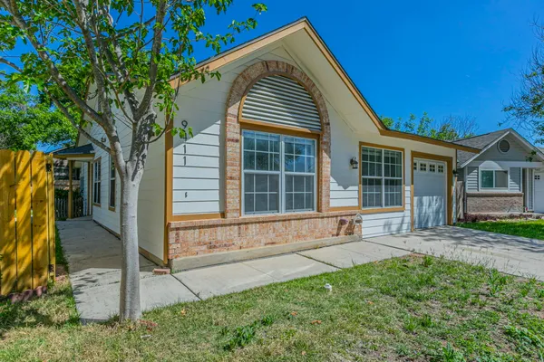 $1,600 | 9411 Valley Moss, San Antonio, TX 78250