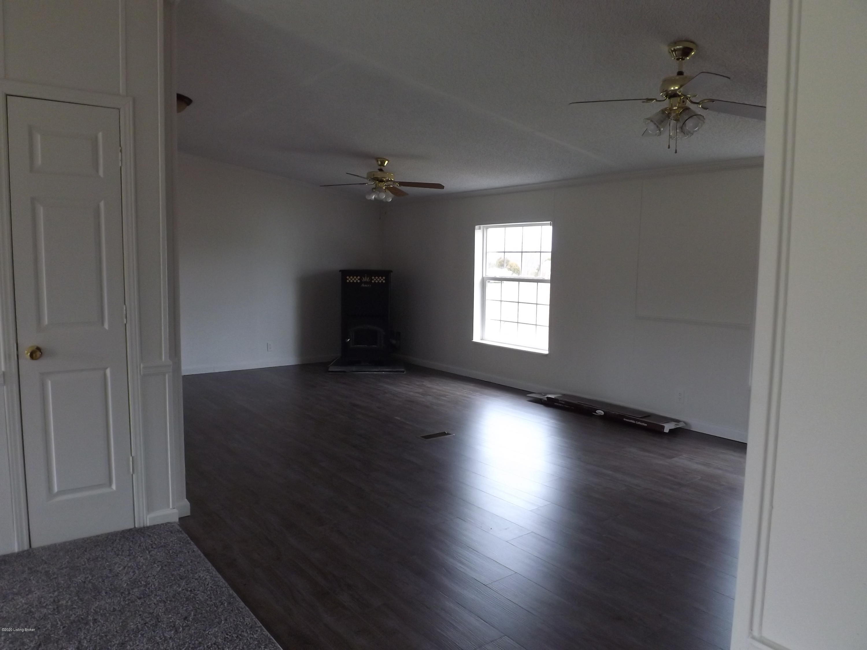 106 Fairmount Road Brandenburg, KY 40108 - Photo 14 of 47 DSCF6703