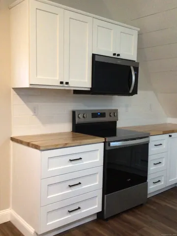 $2,200 | 30 Charles Street, Putnam, CT 06260