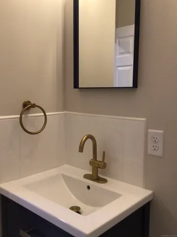 $2,200 | 30 Charles Street, Putnam, CT 06260