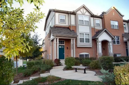 $2,700 | 1040 North Claremont Drive, Palatine, IL 60074