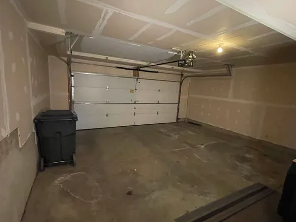 $2,700 | 1040 North Claremont Drive, Palatine, IL 60074