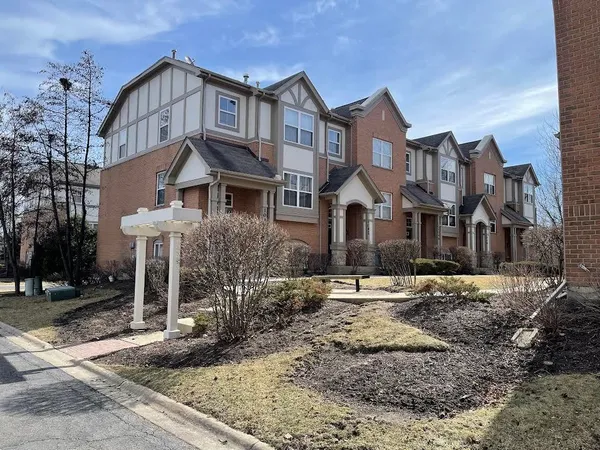 $2,700 | 1040 North Claremont Drive, Palatine, IL 60074