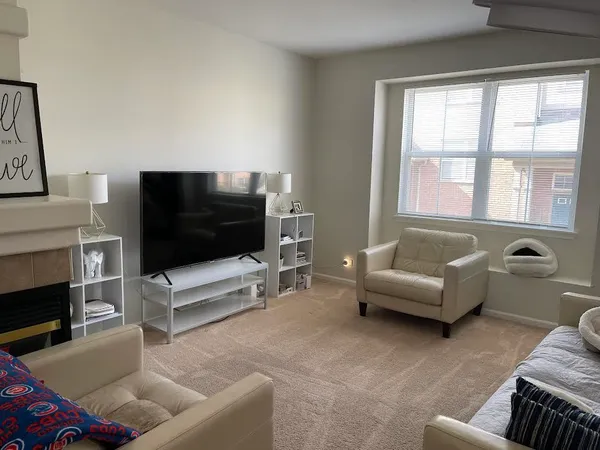 $2,700 | 1040 North Claremont Drive, Palatine, IL 60074