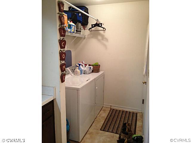 1032 Woodmans Road Crewe, VA 23930 - Photo 8 of 9 Laundry