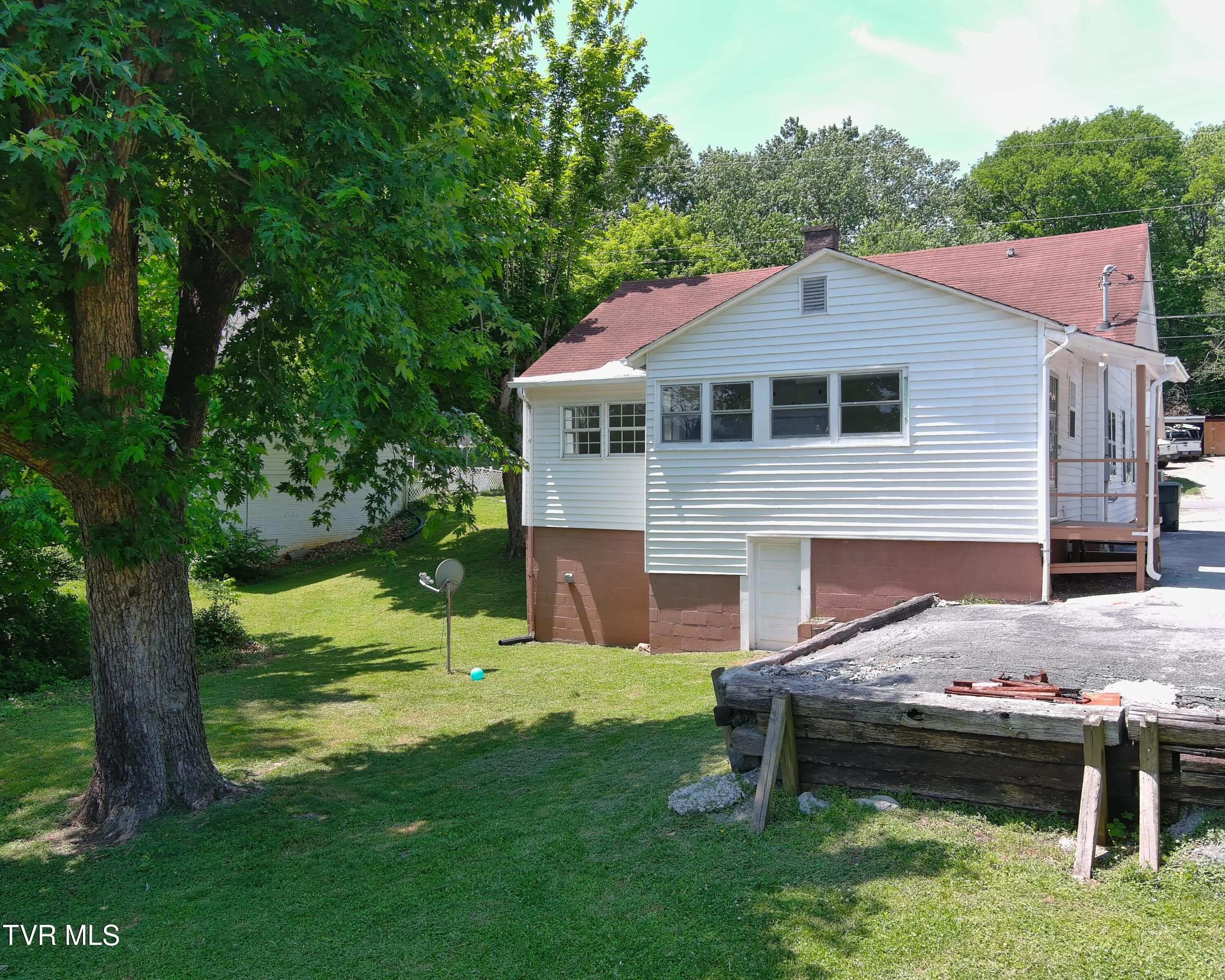 508 North Irish Street Greeneville, TN 37745 - Photo 16 of 41 16a