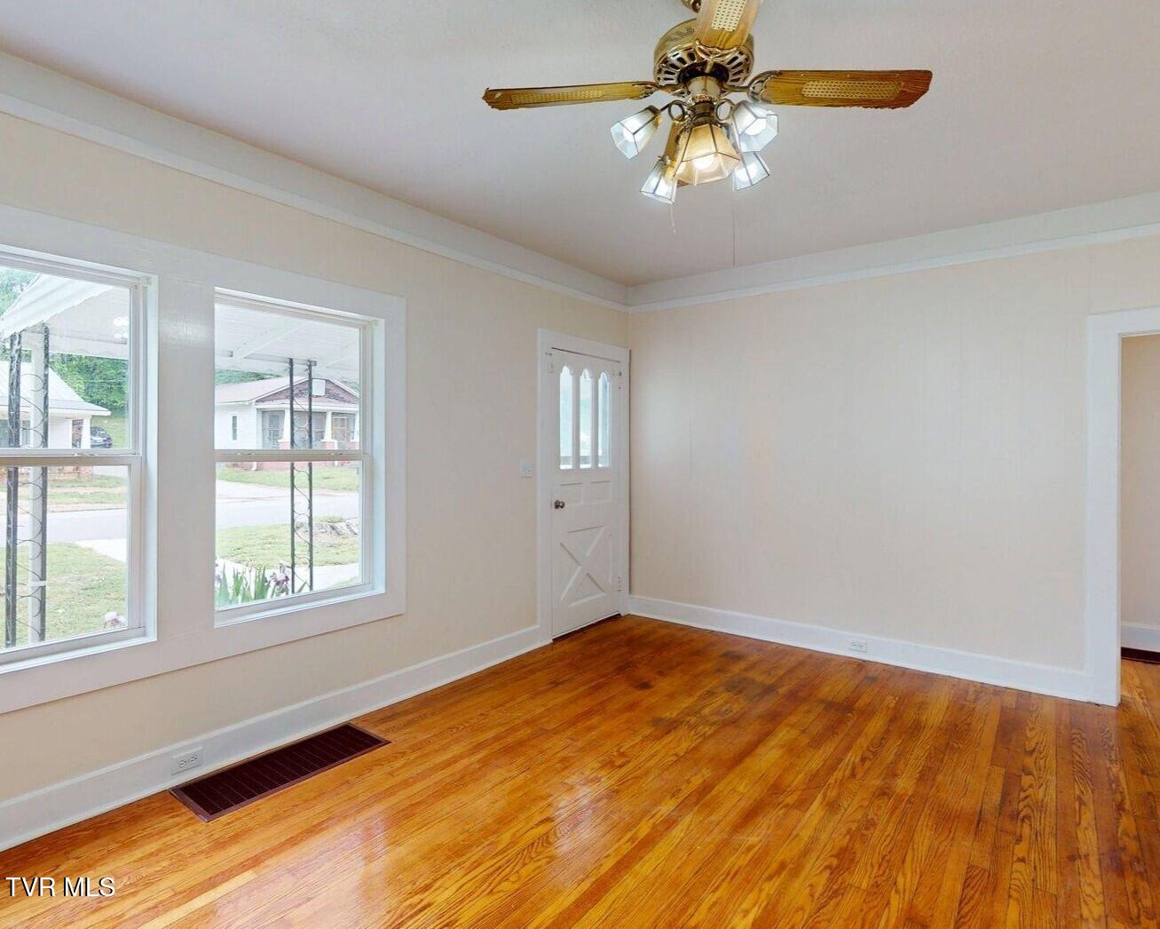 508 North Irish Street Greeneville, TN 37745 - Photo 2 of 41 2a