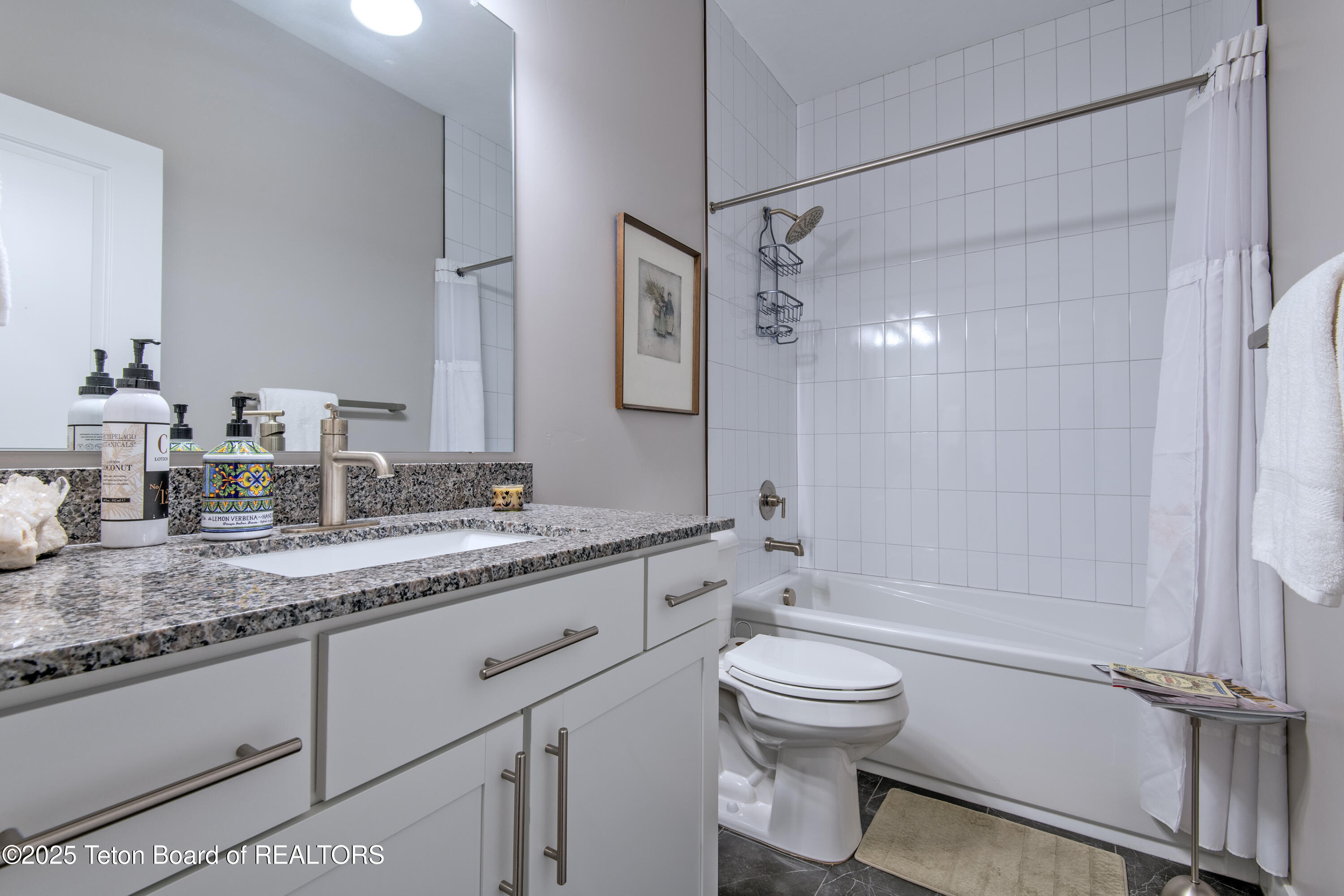 146 Swallowtail Drive Victor, ID 83455 - Photo 21 of 42 20 main floor hall bath