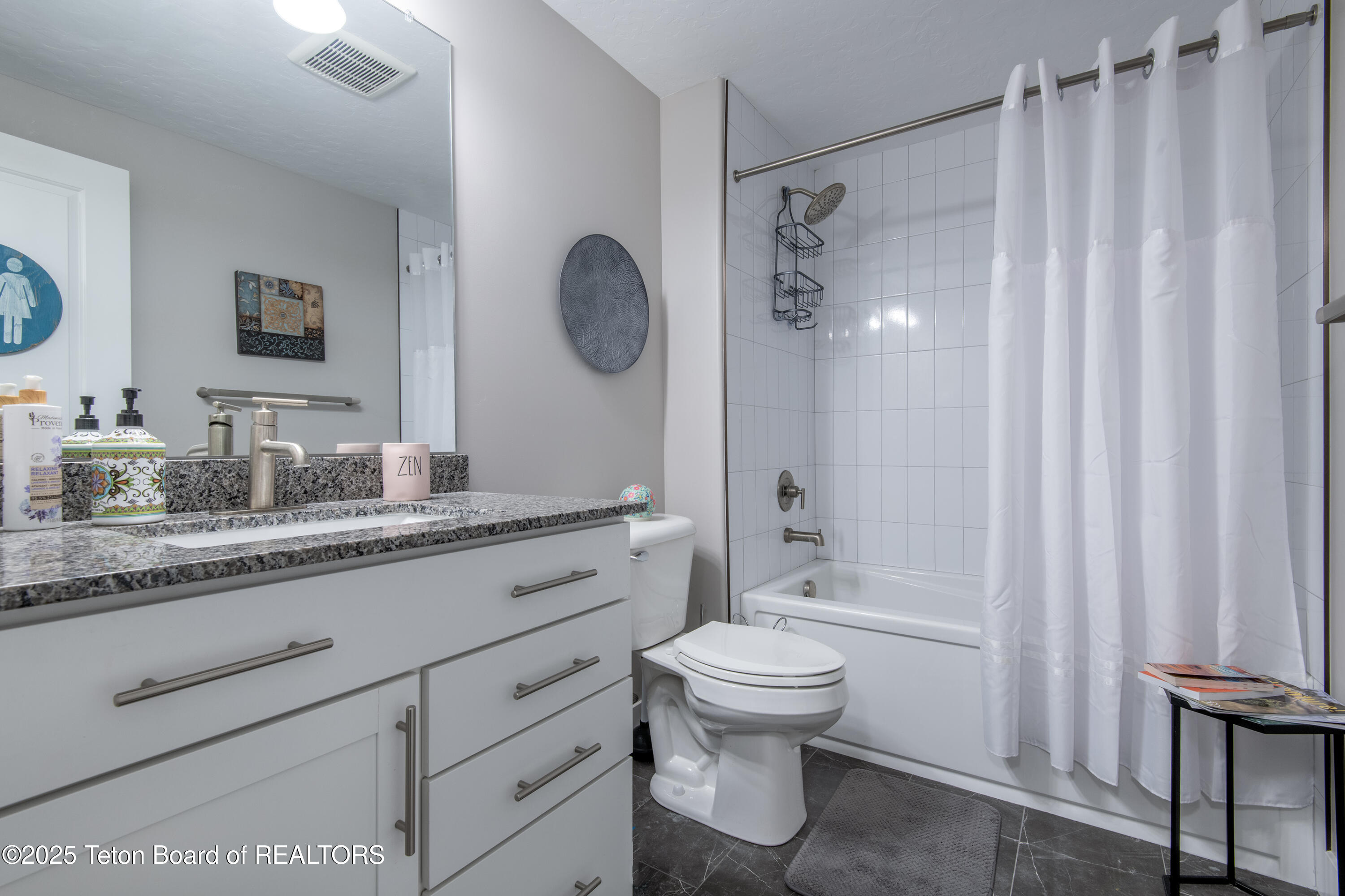 146 Swallowtail Drive Victor, ID 83455 - Photo 26 of 42 25 Lower level hall bath