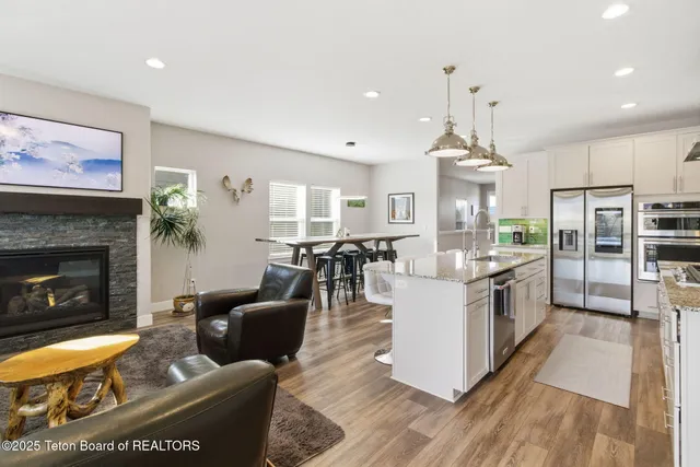 $1,095,000 | 146 Swallowtail Drive, Victor, ID 83455