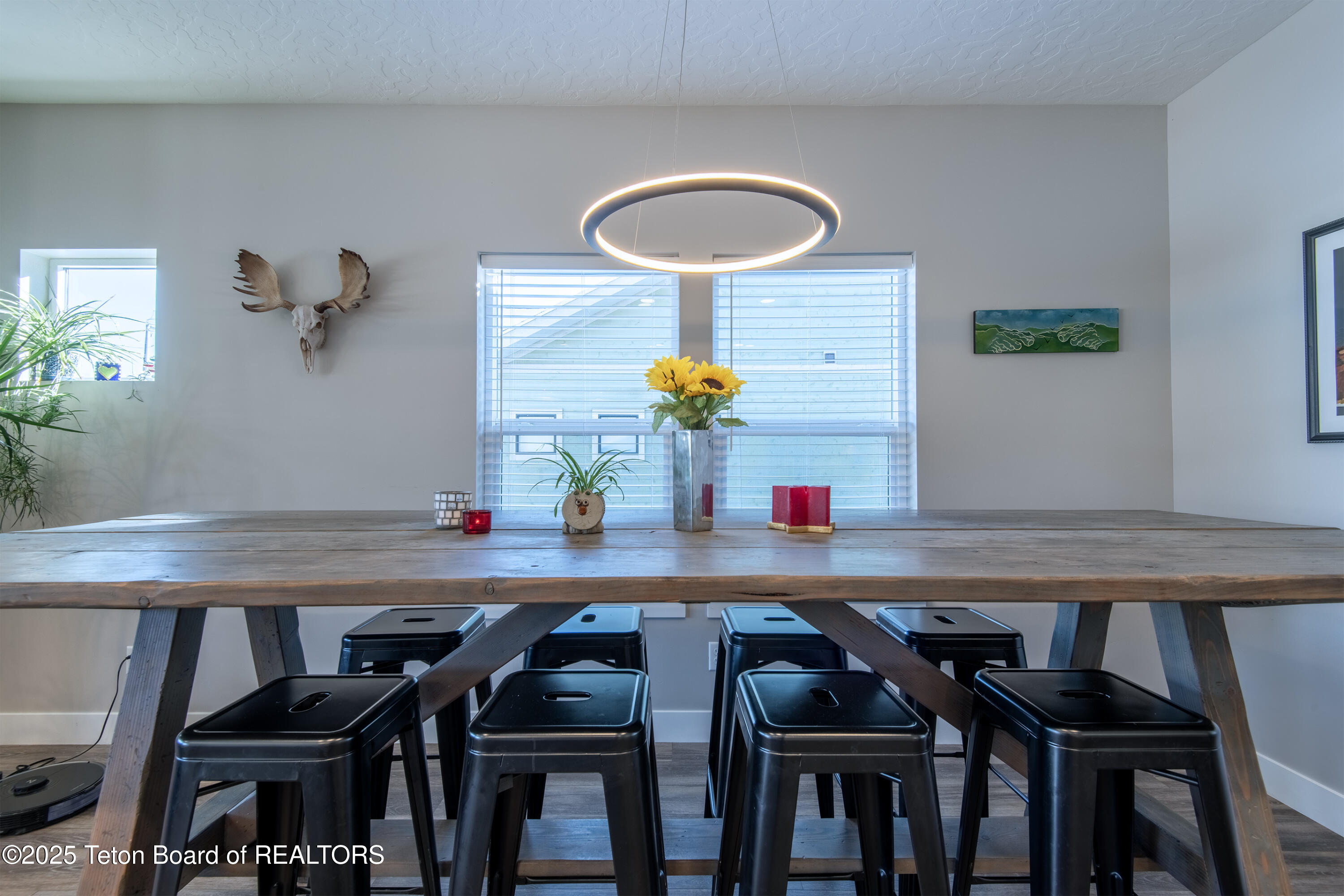 146 Swallowtail Drive Victor, ID 83455 - Photo 38 of 42 37 Dining area detail