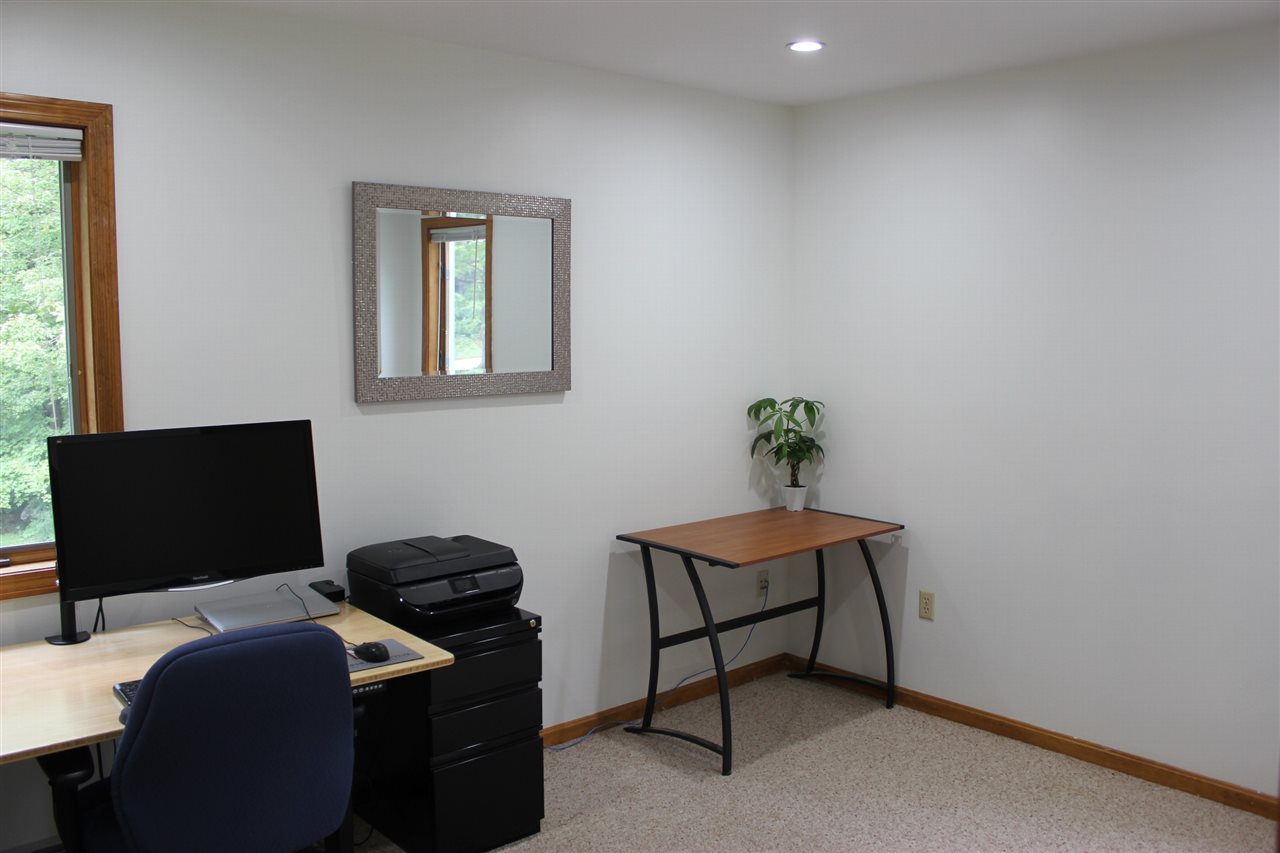 360 Meadowbrook Road Brattleboro, VT 05301 - Photo 12 of 15