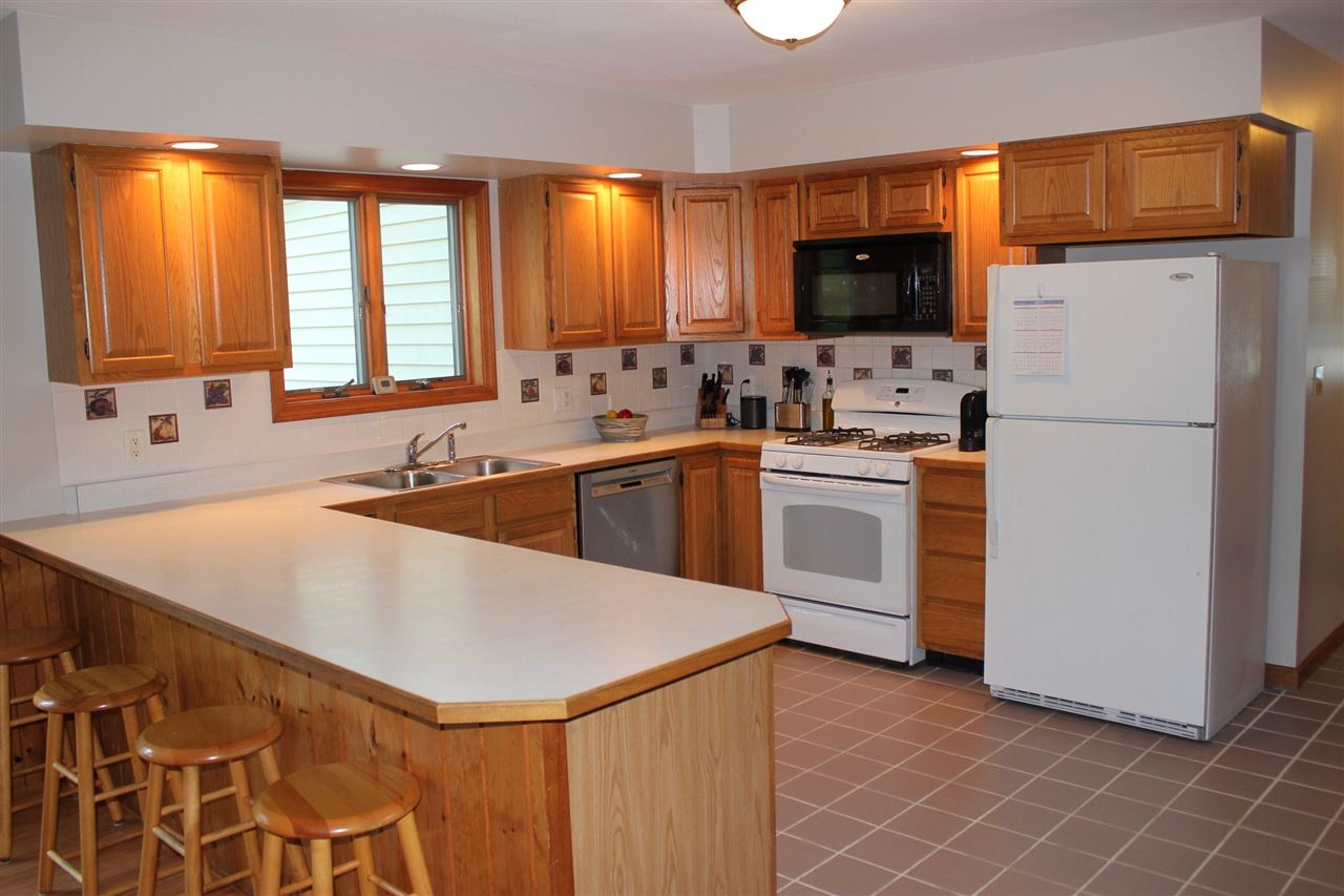 360 Meadowbrook Road Brattleboro, VT 05301 - Photo 3 of 15