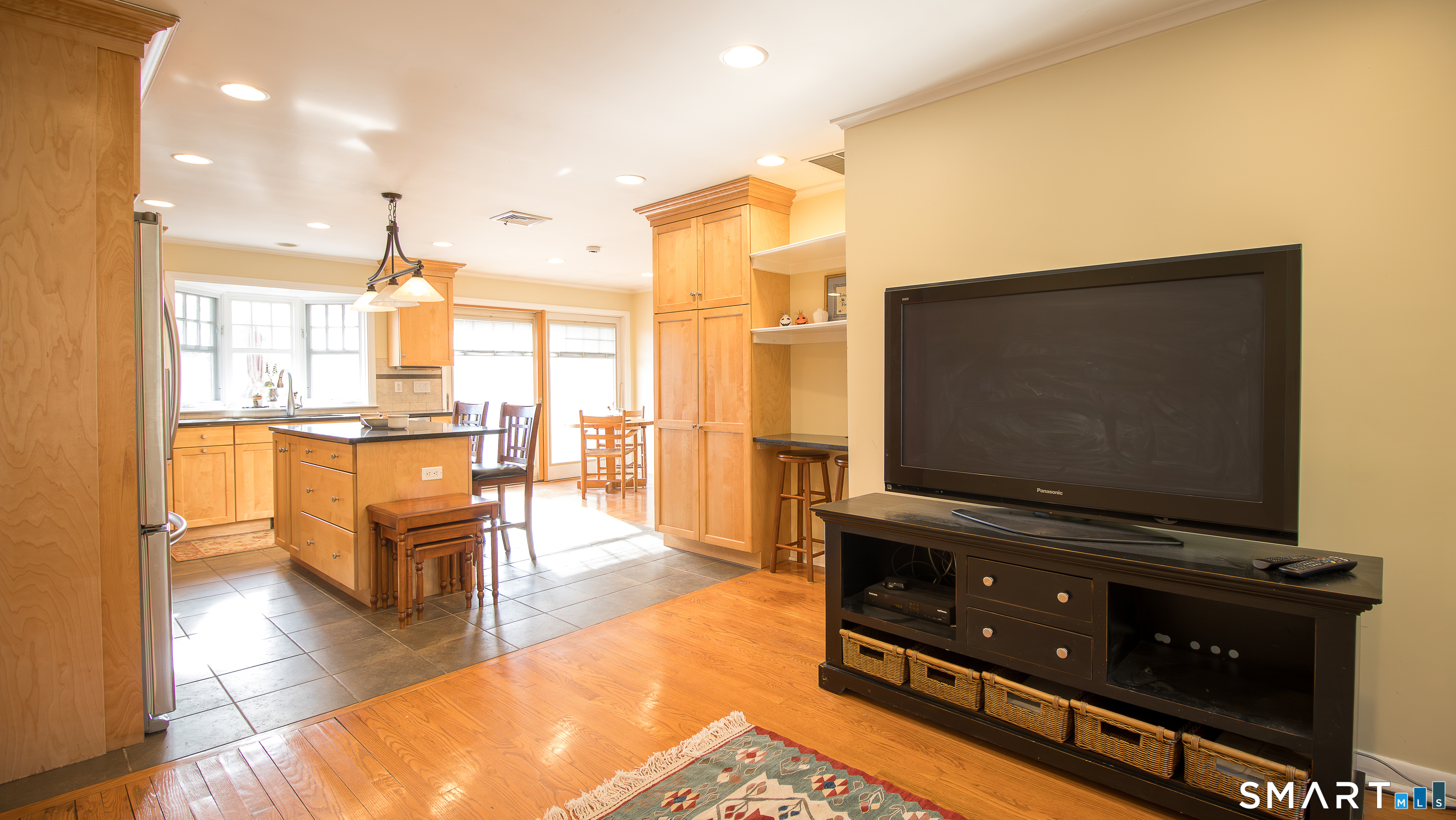 575 Church Hill Road Fairfield, CT 06825 - Photo 11 of 27