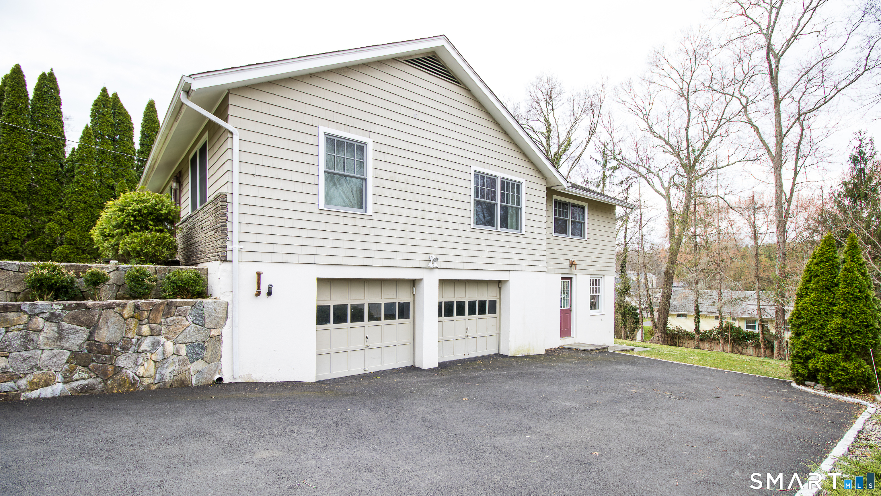 575 Church Hill Road Fairfield, CT 06825 - Photo 2 of 27