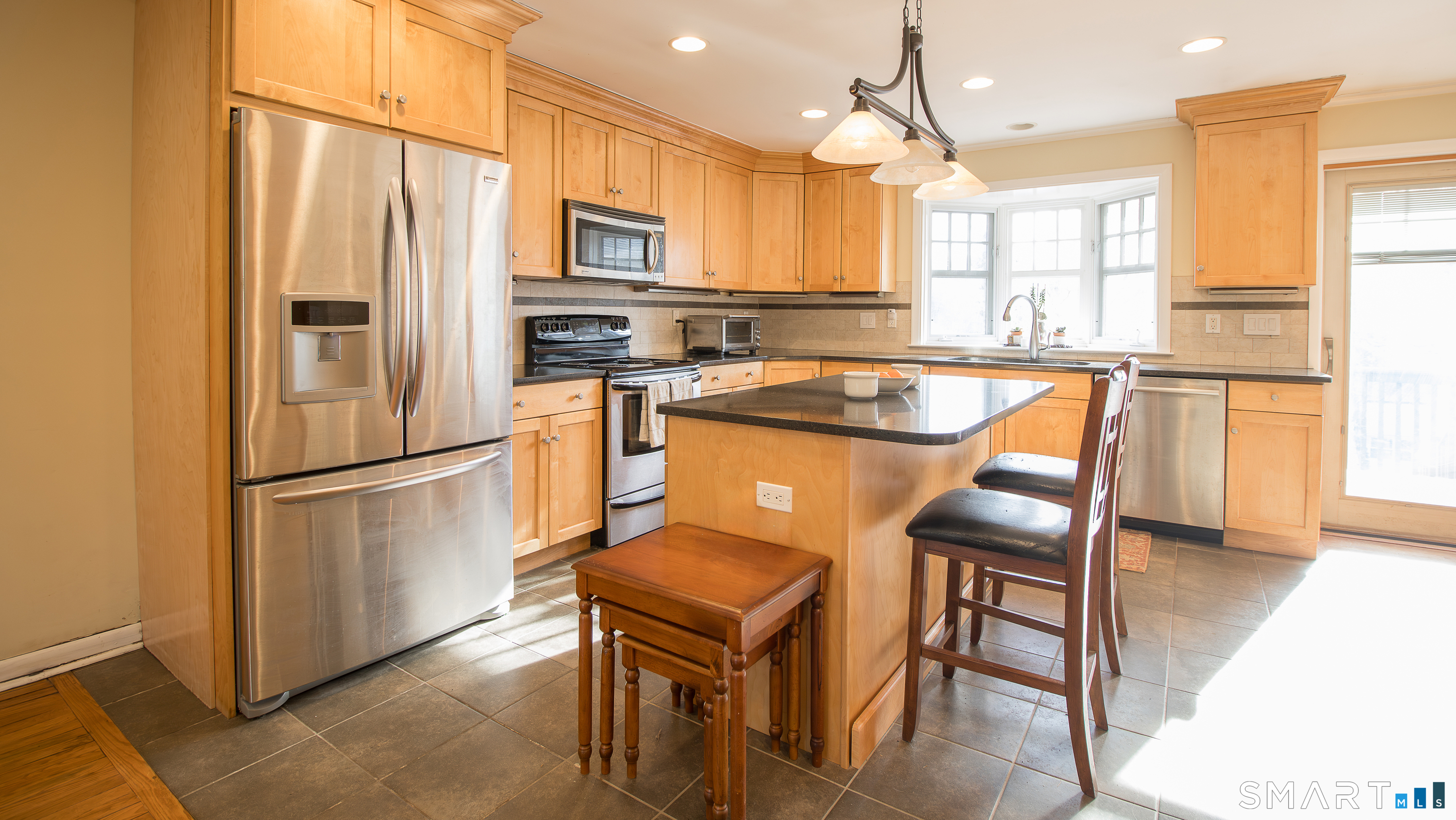 575 Church Hill Road Fairfield, CT 06825 - Photo 8 of 27