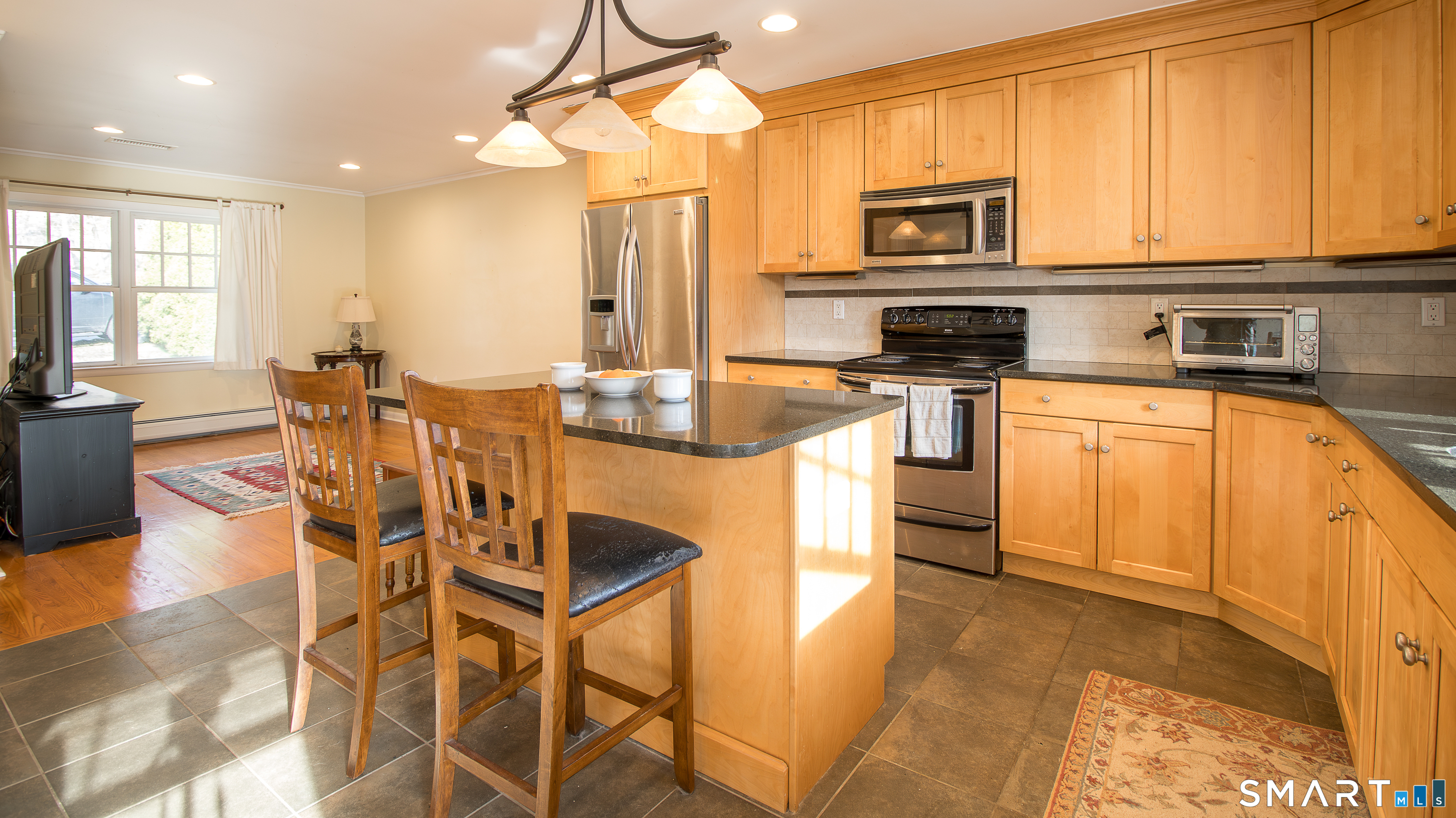 575 Church Hill Road Fairfield, CT 06825 - Photo 10 of 27