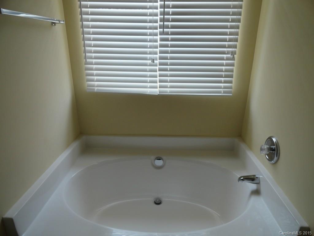 7017 Sunman Road Charlotte, NC 28216 - Photo 11 of 18