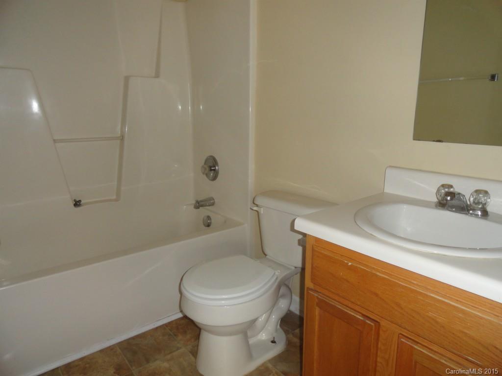 7017 Sunman Road Charlotte, NC 28216 - Photo 16 of 18