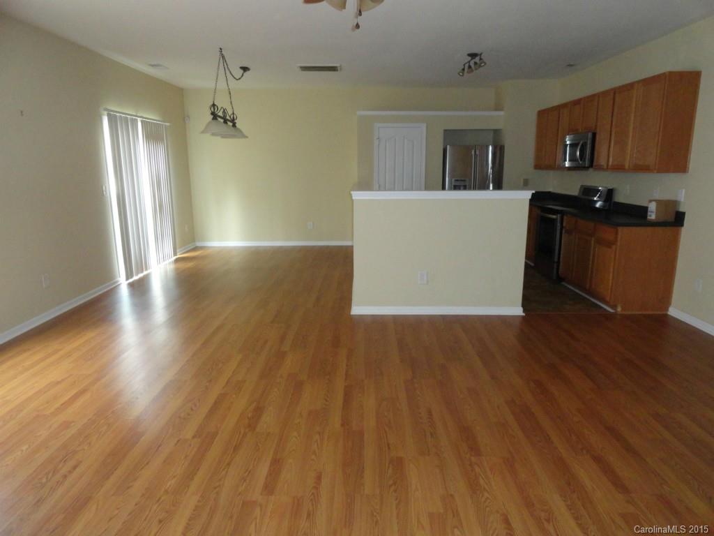 7017 Sunman Road Charlotte, NC 28216 - Photo 4 of 18