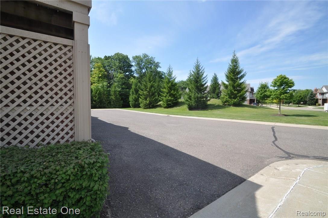 3395 Tremonte Circle, Unit 203 Rochester, MI 48306 - Photo 18 of 25 19.JPG