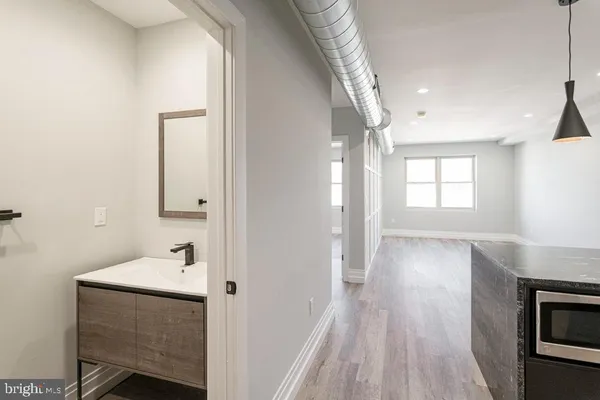 $1,696 | 526 Brown Street, Unit 403, Philadelphia, PA 19123