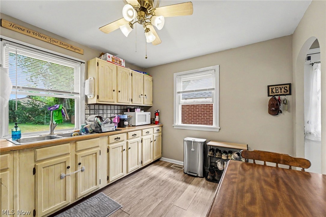 4627 20th Street Northwest Canton, OH 44708 - Photo 12 of 32