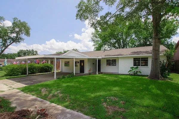 $2,200 | 4205 Ember Lane, Deer Park, TX 77536