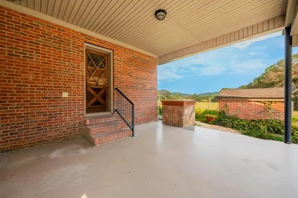 $439,000 | 3523 East Broomtown Road, LaFayette, GA 30728